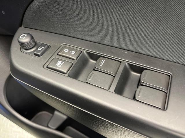 スイフト XL SDナビ 禁煙車 前後ドラレコ ETC スマートキー&プッシュスタート 純正16インチアルミ オートエアコン CD DVD再生 フルセグ 電動格納ミラー ドアバイザー プライバシーガラス(44枚目)