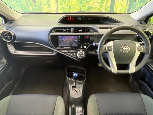 アクア Ｓ　純正ＳＤナビ　バックカメラ　禁煙車　トヨタセーフティセンス　ＥＴＣ　ドライブレコーダー　スマートキー＆プッシュスタート　オートマチックハイビーム　車線逸脱警報　先行車発進お知らせ機能　オートライト（3枚目）