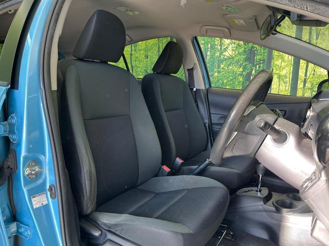 アクア Ｓ　純正ＳＤナビ　バックカメラ　禁煙車　トヨタセーフティセンス　ＥＴＣ　ドライブレコーダー　スマートキー＆プッシュスタート　オートマチックハイビーム　車線逸脱警報　先行車発進お知らせ機能　オートライト（9枚目）