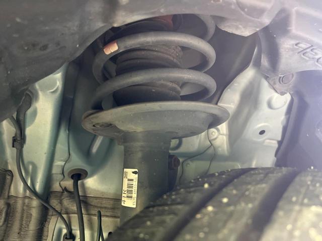 アクア Ｓ　純正ＳＤナビ　バックカメラ　禁煙車　トヨタセーフティセンス　ＥＴＣ　ドライブレコーダー　スマートキー＆プッシュスタート　オートマチックハイビーム　車線逸脱警報　先行車発進お知らせ機能　オートライト（21枚目）