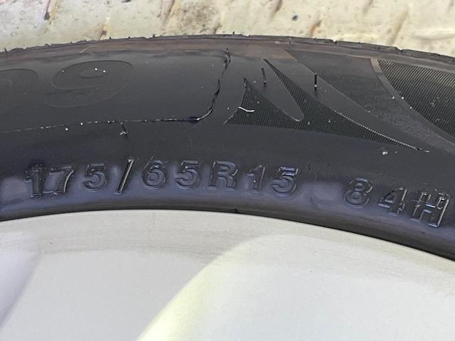 アクア Ｓ　純正ＳＤナビ　バックカメラ　禁煙車　トヨタセーフティセンス　ＥＴＣ　ドライブレコーダー　スマートキー＆プッシュスタート　オートマチックハイビーム　車線逸脱警報　先行車発進お知らせ機能　オートライト（33枚目）