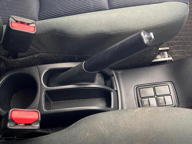 アクア Ｓ　純正ＳＤナビ　バックカメラ　禁煙車　トヨタセーフティセンス　ＥＴＣ　ドライブレコーダー　スマートキー＆プッシュスタート　オートマチックハイビーム　車線逸脱警報　先行車発進お知らせ機能　オートライト（46枚目）