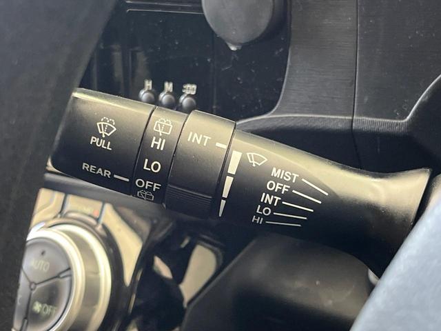 アクア Ｓ　純正ＳＤナビ　バックカメラ　禁煙車　トヨタセーフティセンス　ＥＴＣ　ドライブレコーダー　スマートキー＆プッシュスタート　オートマチックハイビーム　車線逸脱警報　先行車発進お知らせ機能　オートライト（50枚目）