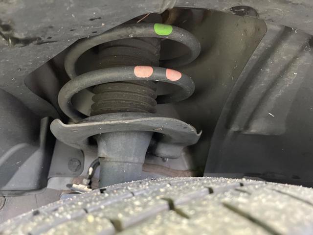 セレナ ｅ－パワー　ハイウェイスターＶ　純正１０型ナビ　全周囲カメラ　プロパイロット　両側電動スライドドア　ＥＴＣ　フルセグ　Ｂｌｕｅｔｏｏｔｈ　ブラインドスポットモニター　デジタルミラー　クリアランスソナー　ＬＥＤヘッドライト（21枚目）