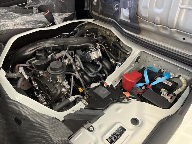 ハイエースバン ロングDX GLパッケージ 禁煙車 セーフティセンス 電動格納ミラー 100V電源 オートライト キーレス 車線逸脱警報 オートマチックハイビーム(19枚目)