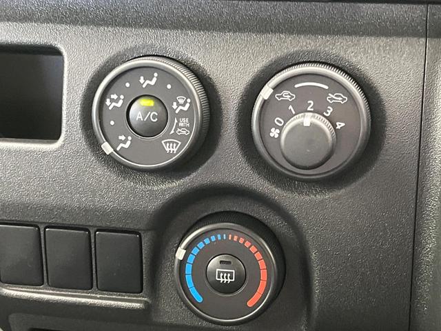 ハイエースバン ロングDX GLパッケージ 禁煙車 セーフティセンス 電動格納ミラー 100V電源 オートライト キーレス 車線逸脱警報 オートマチックハイビーム(53枚目)