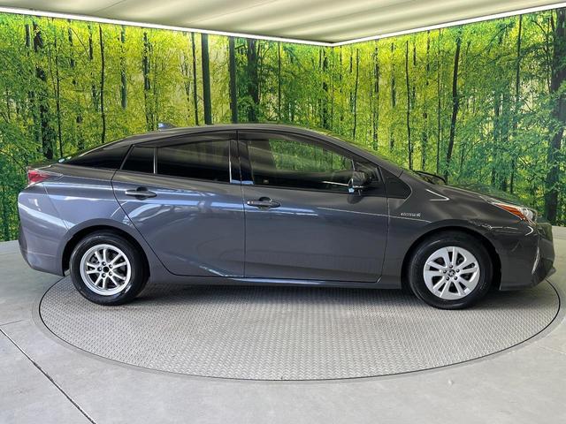 プリウス S 純正ナビ バックカメラ セーフティセンス レーダークルーズ 禁煙車 ドラレコ スマートキー LEDヘッド ビルトインETC 純正15インチアルミ オートハイビーム オートライト(26枚目)