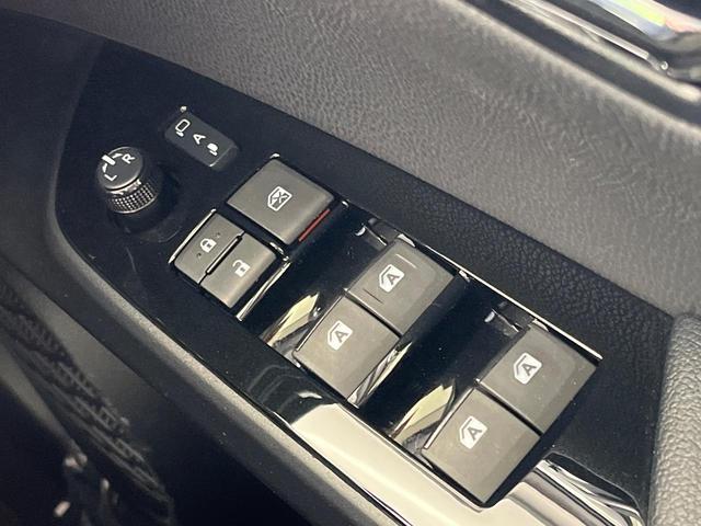 プリウス S 純正ナビ バックカメラ セーフティセンス レーダークルーズ 禁煙車 ドラレコ スマートキー LEDヘッド ビルトインETC 純正15インチアルミ オートハイビーム オートライト(59枚目)