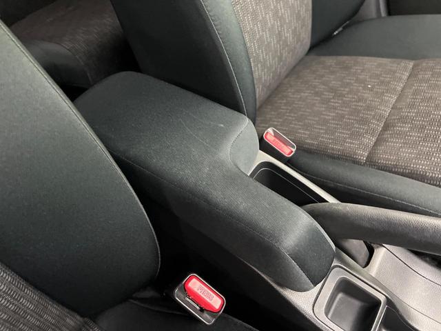 フィット １３Ｇ・Ｆパッケージ　ファインエディション　７インチナビ　バックカメラ　禁煙車　スマートキー　オートエアコン　Ｂｌｕｅｔｏｏｔｈ　アイドリングストップ　電動格納ミラー　ＣＤ　ＤＶＤ再生　フルセグ　ドアバイザー（47枚目）