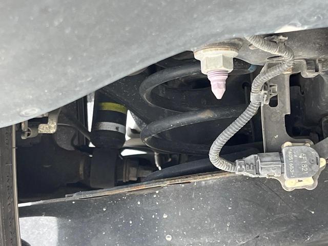 プリウス Ａツーリングセレクション　純正ＳＤナビ　バックカメラ　衝突被害軽減システム　レーダークルーズ　ドラレコ　コーナーセンサー　スマートキー　ＬＥＤヘッド　ビルトインＥＴＣ　純正１７インチアルミ　オートハイビーム　パークアシスト（22枚目）