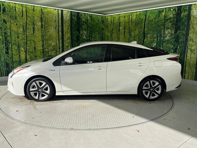 プリウス Ａツーリングセレクション　純正ＳＤナビ　バックカメラ　衝突被害軽減システム　レーダークルーズ　ドラレコ　コーナーセンサー　スマートキー　ＬＥＤヘッド　ビルトインＥＴＣ　純正１７インチアルミ　オートハイビーム　パークアシスト（27枚目）