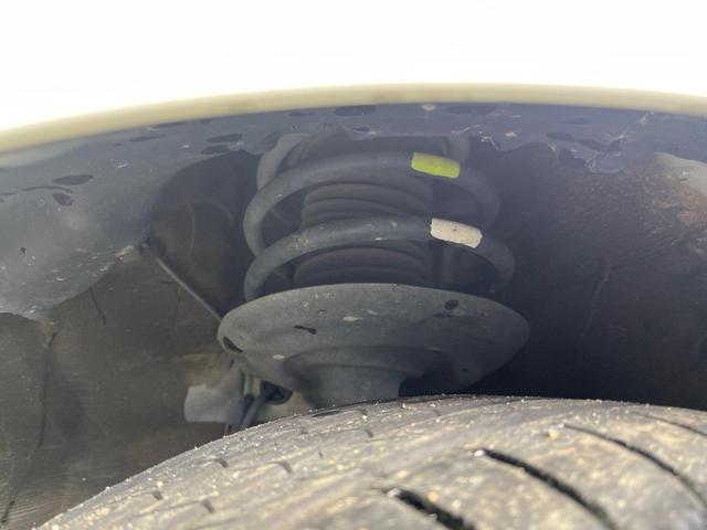 プリウス Ａツーリングセレクション　純正ＳＤナビ　バックカメラ　衝突被害軽減システム　レーダークルーズ　ドラレコ　コーナーセンサー　スマートキー　ＬＥＤヘッド　ビルトインＥＴＣ　純正１７インチアルミ　オートハイビーム　パークアシスト（29枚目）