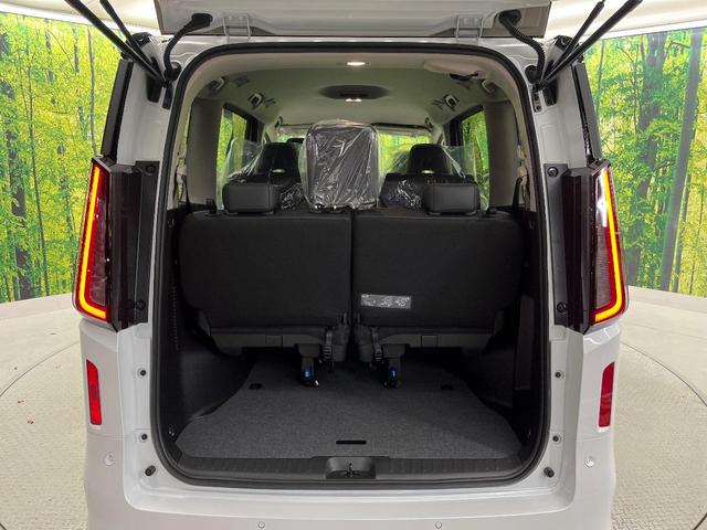 セレナ ハイウェイスターＶ　登録済未使用車　両側電動ドア　全周囲カメラ　衝突被害軽減システム　ハーフレザーシート　ドラレコ　コーナーセンサー　スマートキー　ＬＥＤヘッド　ＥＴＣ２．０　純正１６インチアルミ　オートハイビーム（39枚目）