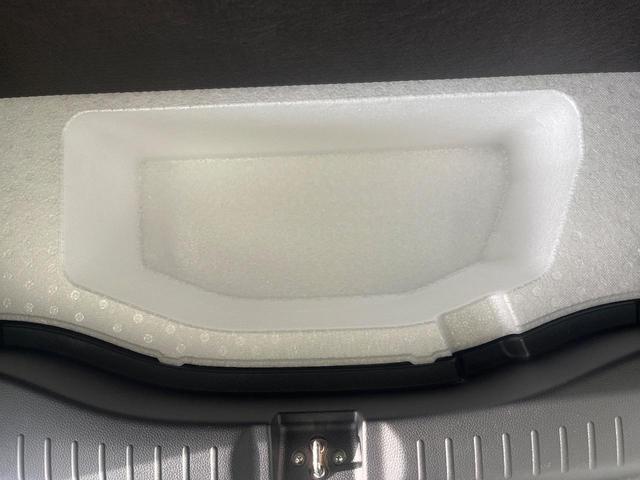 フィット ホーム　禁煙車　純正ナビ　バックカメラ　レーダークルーズコントロール　衝突被害軽減システム　ドラレコ　コーナーセンサー　スマートキー　ＬＥＤヘッド　ＥＴＣ　オートハイビーム　車線逸脱警報　オートライト（46枚目）