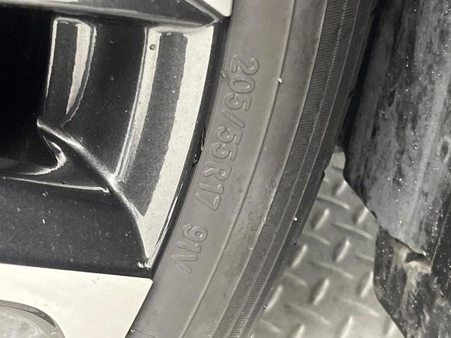 ヴォクシー Ｓ－Ｚ　禁煙車　純正１０．５型ナビ　快適利便ＰＫＧ　バックカメラ　両側電動　セーフティセンス　シートヒーター　前後ドラレコ　コーナーセンサー　シートヒーター　ビルトインＥＴＣ　ＨＤＭＩ（32枚目）