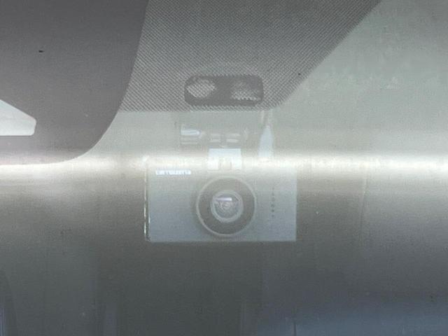 ヴォクシー Ｓ－Ｚ　禁煙車　純正１０．５型ナビ　快適利便ＰＫＧ　バックカメラ　両側電動　セーフティセンス　シートヒーター　前後ドラレコ　コーナーセンサー　シートヒーター　ビルトインＥＴＣ　ＨＤＭＩ（46枚目）