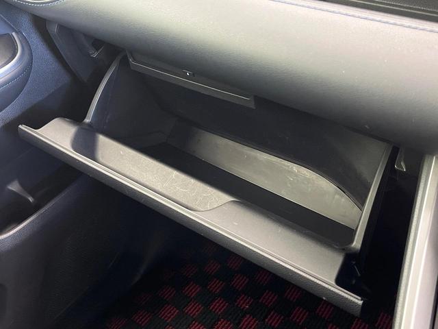 ヴォクシー Ｓ－Ｚ　禁煙車　純正１０．５型ナビ　快適利便ＰＫＧ　バックカメラ　両側電動　セーフティセンス　シートヒーター　前後ドラレコ　コーナーセンサー　シートヒーター　ビルトインＥＴＣ　ＨＤＭＩ（64枚目）