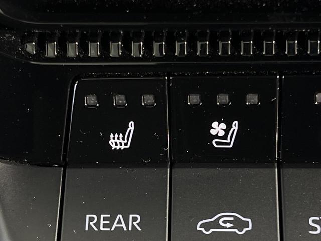 ランドクルーザー２５０ ＶＸ　モデリスタ　ムーンルーフ　純正１２．３型ナビ　ＯＰ１眼ＬＥＤ　７人乗り　全周囲カメラ　黒革　ＢＳＭ　禁煙車　電動リアゲート　ルーフレール　デジタルミラー　シートベンチレーション（65枚目）