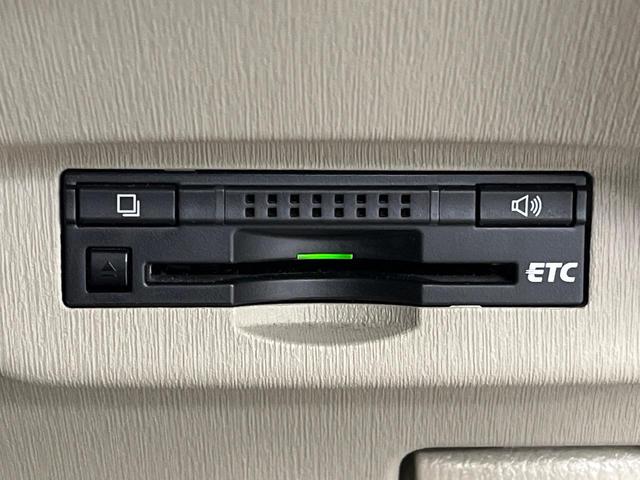 プリウス Ｓツーリングセレクション・マイコーデ　純正ナビ　バックカメラ　禁煙車　スマートキー　ＬＥＤヘッド　ビルトインＥＴＣ　純正１７インチアルミ　オートライト　オートエアコン　Ｂｌｕｅｔｏｏｔｈ　ＤＶＤ再生　フルセグ（7枚目）