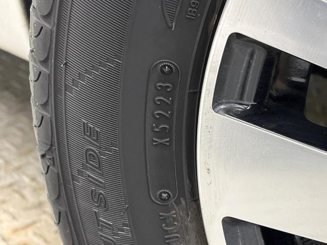 ルーミー カスタムＧ　純正ナビ　全周囲カメラ　禁煙車　スマートアシスト　レーダークルーズ　両側電動スライドドア　フルセグ　ＥＴＣ　ドラレコ　ロールサンシェイド　ＬＥＤヘッドライト＆フォグライト　電動パーキング（33枚目）