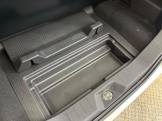 ルーミー カスタムＧ　純正ナビ　全周囲カメラ　禁煙車　スマートアシスト　レーダークルーズ　両側電動スライドドア　フルセグ　ＥＴＣ　ドラレコ　ロールサンシェイド　ＬＥＤヘッドライト＆フォグライト　電動パーキング（52枚目）