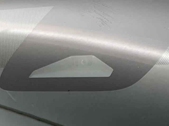 ノア Ｓ－Ｚ　純正１０型ナビ　バックカメラ　禁煙車　フリップダウンモニター　両側電動スライドドア　リアオートエアコン　セーフティセンス　レーダークルーズ　シートヒーター　ＥＴＣ２．０　フルセグ　ドラレコ（7枚目）