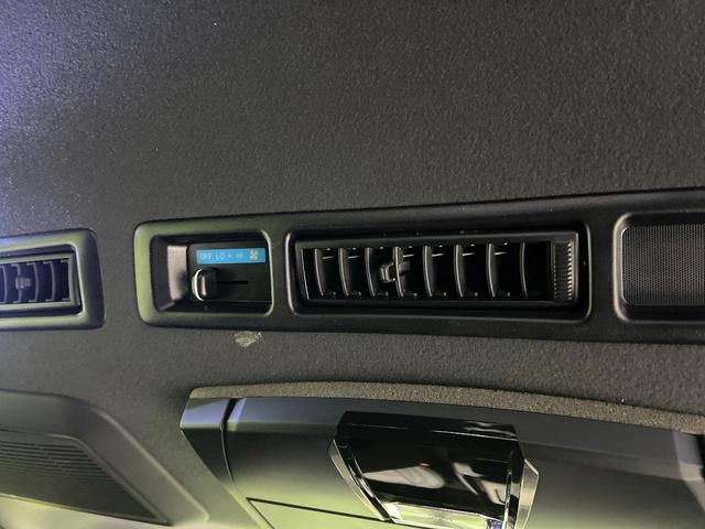 ハイエースバン スーパーＧＬ　ダークプライムＩＩ　ＢＩＧ－Ｘ１１型ナビ　全周囲カメラ　禁煙車　両側電動スライドドア　フリップダウンモニター　デジタルインナーミラー　フルセグ　ＥＴＣ　スマートキー＆プッシュスタート　ＬＥＤヘッド（64枚目）