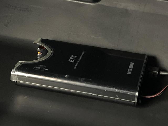 エクストレイル ２０Ｘ　エマージェンシーブレーキパッケージ　４ＷＤ　ＳＤナビ　バックカメラ　衝突被害軽減システム　禁煙車　ハーフレザーシート　コーナーセンサー　スマートキー　ＬＥＤヘッド　ＥＴＣ　純正１７インチアルミ　オートライト　デュアルエアコン（7枚目）