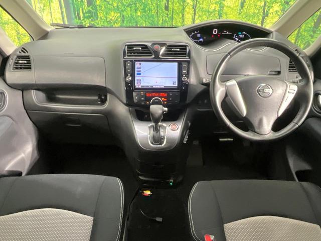 セレナ ライダーブラックラインＳ－ＨＶアドバンスドセーフティ　後席モニター　純正８インチナビ　全周囲カメラ　禁煙車　衝突軽減装置　両側電動スライドドア　ＥＴＣ　ドライブレコーダー　ＬＥＤヘッド　クルーズコントロール　コーナーセンサー　車線逸脱警報　誤発進抑制機能（3枚目）