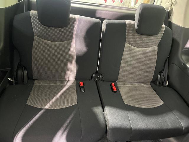 セレナ ライダーブラックラインＳ－ＨＶアドバンスドセーフティ　後席モニター　純正８インチナビ　全周囲カメラ　禁煙車　衝突軽減装置　両側電動スライドドア　ＥＴＣ　ドライブレコーダー　ＬＥＤヘッド　クルーズコントロール　コーナーセンサー　車線逸脱警報　誤発進抑制機能（11枚目）