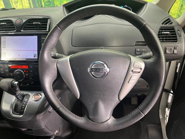 セレナ ライダーブラックラインＳ－ＨＶアドバンスドセーフティ　後席モニター　純正８インチナビ　全周囲カメラ　禁煙車　衝突軽減装置　両側電動スライドドア　ＥＴＣ　ドライブレコーダー　ＬＥＤヘッド　クルーズコントロール　コーナーセンサー　車線逸脱警報　誤発進抑制機能（13枚目）