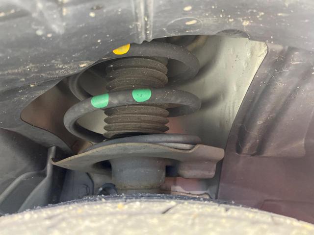 セレナ ライダーブラックラインＳ－ＨＶアドバンスドセーフティ　後席モニター　純正８インチナビ　全周囲カメラ　禁煙車　衝突軽減装置　両側電動スライドドア　ＥＴＣ　ドライブレコーダー　ＬＥＤヘッド　クルーズコントロール　コーナーセンサー　車線逸脱警報　誤発進抑制機能（21枚目）