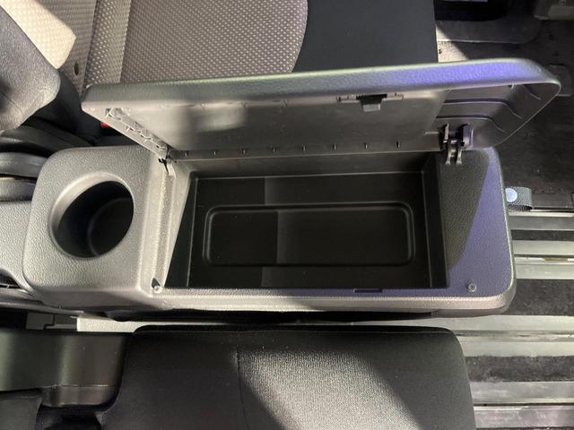 セレナ ライダーブラックラインＳ－ＨＶアドバンスドセーフティ　後席モニター　純正８インチナビ　全周囲カメラ　禁煙車　衝突軽減装置　両側電動スライドドア　ＥＴＣ　ドライブレコーダー　ＬＥＤヘッド　クルーズコントロール　コーナーセンサー　車線逸脱警報　誤発進抑制機能（61枚目）