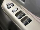 Ｘ　ＳＤナビ　禁煙車　電動スライドドア　スマートキー＆プッシュスタート　オートエアコン　ＣＤ　地デジ　ロールサンシェード　インパネシフト　アームレスト　シートアンダーボックス　プライバシーガラス（51枚目）