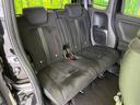 後部座席も気になるようなキズ・汚れやへたり等、大きなダメージはなく、良好な状態です。