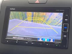 【バックカメラ】駐車時に後方がリアルタイム映像で確認できます。大型商業施設や立体駐車場での駐車時や、夜間のバック時に大活躍！運転スキルに関わらず、今や必須となった装備のひとつです！ 4