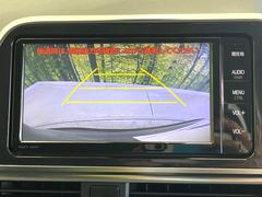【バックカメラ】駐車時に後方がリアルタイム映像で確認できます。大型商業施設や立体駐車場での駐車時や、夜間のバック時に大活躍！運転スキルに関わらず、今や必須となった装備のひとつです！ 7