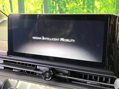 【１２．３型メーカー純正ナビ】インテリアに溶け込むスタイリッシュな「専用設計」メーカーナビを装備♪視認性や操作性など基本性能にも優れ、より上質なカーライフをお楽しみいただけます。 4