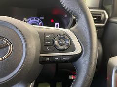 【レーダークルーズコントロール】高速道路での長距離走行が楽に！！自動で速度を保つクルーズコントロールが、衝突軽減システムと連携し、前方の車両を感知して車間を保つように速度調節してくれます！！ 5