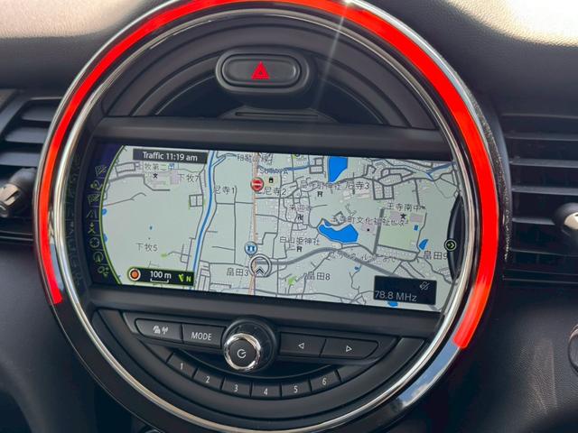 ＭＩＮＩ クーパー　ワンオーナー　純正ナビ　バックモニター　Ｂｌｕｅｔｏｏｔｈ　純正１７インチＡＷ　ＥＴＣ　ミュージックサーバー　プッシュスタート　スペアキー　ＡＵＸ　ＵＳＢ　フォグランプ（18枚目）