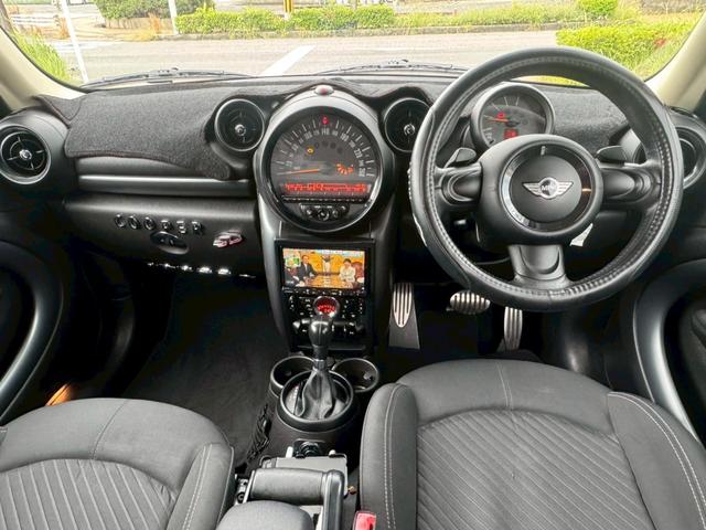 ＭＩＮＩ クーパーＳＤ　クロスオーバー　ナビ　フルセグＴＶ　バックカメラ　Ｂｌｕｅｔｏｏｔｈ　ミュージックサーバー　ルーフレール　ＣＤ＆ＤＶＤ再生　純正１８インチＡＷ　ＨＩＤヘッドライト　オートライト　ＥＴＣ　ＭＴモード付　電格ミラー（10枚目）