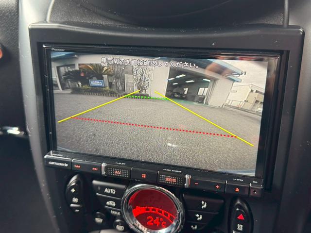 ＭＩＮＩ クーパーＳＤ　クロスオーバー　ナビ　フルセグＴＶ　バックカメラ　Ｂｌｕｅｔｏｏｔｈ　ミュージックサーバー　ルーフレール　ＣＤ＆ＤＶＤ再生　純正１８インチＡＷ　ＨＩＤヘッドライト　オートライト　ＥＴＣ　ＭＴモード付　電格ミラー（21枚目）