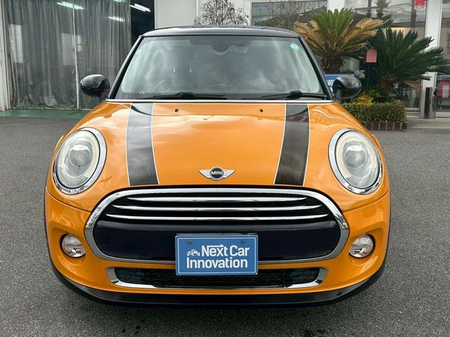 ＭＩＮＩ クーパー　純正ナビ　バックカメラ　Ｂｌｕｅｔｏｏｔｈ　プッシュスタート　ミラー型ＥＴＣ　ドラレコ　ミュージックサーバー　ＬＥＤヘッドライト　オートライト　ツートンルーフ　純正１５インチＡＷ　アイドリングストップ（3枚目）