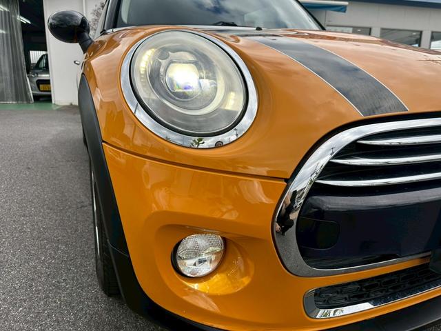 ＭＩＮＩ クーパー　純正ナビ　バックカメラ　Ｂｌｕｅｔｏｏｔｈ　プッシュスタート　ミラー型ＥＴＣ　ドラレコ　ミュージックサーバー　ＬＥＤヘッドライト　オートライト　ツートンルーフ　純正１５インチＡＷ　アイドリングストップ（33枚目）