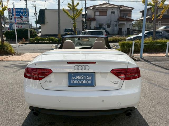 Ａ５カブリオレ ２．０ＴＦＳＩクワトロ　電動オープン　４ＷＤ　ドラレコ　バックカメラ　純正ナビ　クルコン　ＥＴＣ　パワーシート　シートヒーター　Ｗエアコン　純正１８インチＡＷ　コーナーセンサー　アイドリングストップ　パーキングアシスト（7枚目）