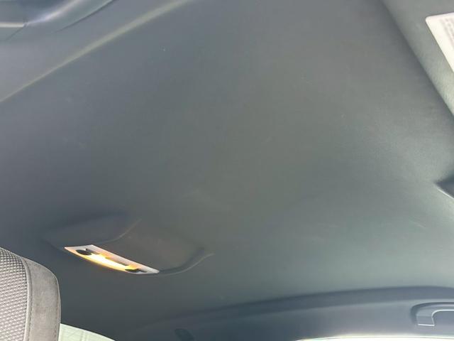 ３シリーズ ３２０ｉ　Ｍスポーツパッケージ　純正ナビ　バックカメラ　スマートキー　プッシュスタート　パワーシート　ミュージックサーバー　ＣＤ＆ＤＶＤ再生　ＡＵＸ　パーキングアシスト　純正１８インチＡＷ　ミラー型ＥＴＣ　オートライト（15枚目）