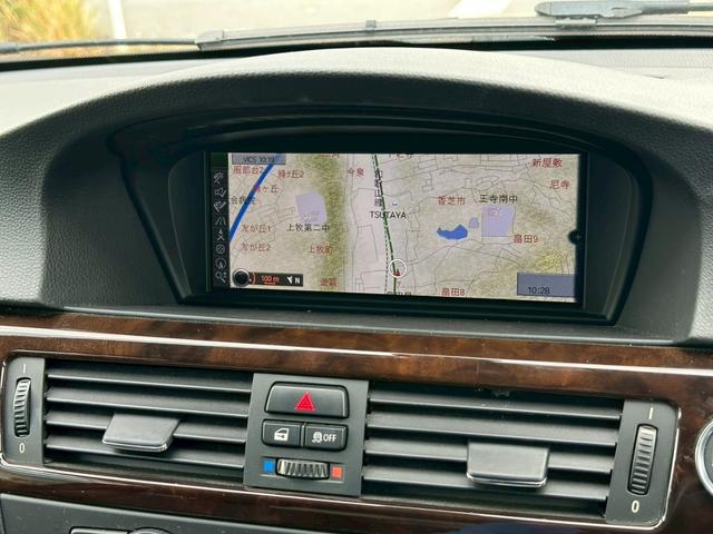 ３シリーズ ３２０ｉ　Ｍスポーツパッケージ　純正ナビ　バックカメラ　スマートキー　プッシュスタート　パワーシート　ミュージックサーバー　ＣＤ＆ＤＶＤ再生　ＡＵＸ　パーキングアシスト　純正１８インチＡＷ　ミラー型ＥＴＣ　オートライト（18枚目）