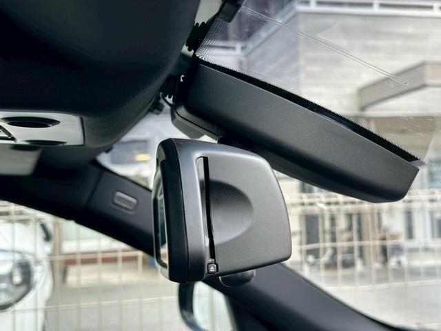 ３シリーズ ３２０ｉ　Ｍスポーツパッケージ　純正ナビ　バックカメラ　スマートキー　プッシュスタート　パワーシート　ミュージックサーバー　ＣＤ＆ＤＶＤ再生　ＡＵＸ　パーキングアシスト　純正１８インチＡＷ　ミラー型ＥＴＣ　オートライト（29枚目）