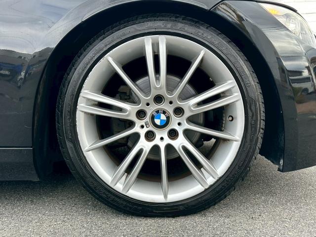 ３シリーズ ３２０ｉ　Ｍスポーツパッケージ　純正ナビ　バックカメラ　スマートキー　プッシュスタート　パワーシート　ミュージックサーバー　ＣＤ＆ＤＶＤ再生　ＡＵＸ　パーキングアシスト　純正１８インチＡＷ　ミラー型ＥＴＣ　オートライト（34枚目）