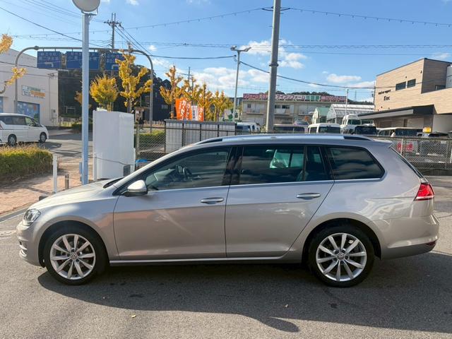 ゴルフヴァリアント ＴＳＩハイラインブルーモーションテクノロジー　８インチナビ　地デジＴＶ　バックカメラ　パーキングアシスト　クルコン　ターボ車　アイドリングストップ　ＨＩＤヘットライト　レーンキープアシスト　コーナーセンサー　Ｗエアコン　ステアリングスイッチ（10枚目）